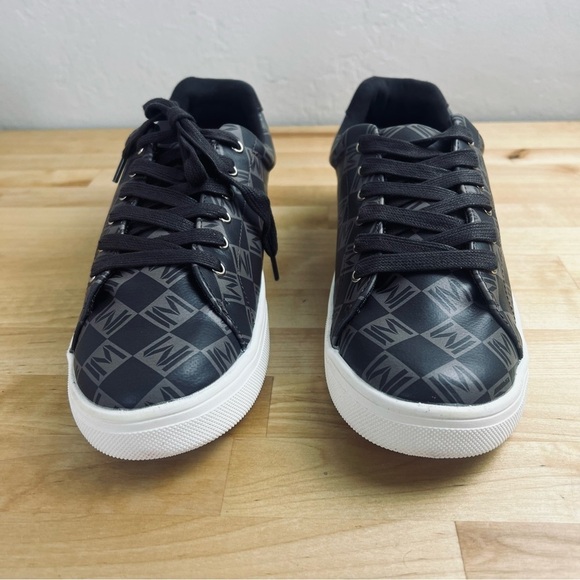 NEW Isaac Mizrahi Live! Monogram Lace Up Low Top Sneakers‎ Women's Size 10 - Picture 4 of 10